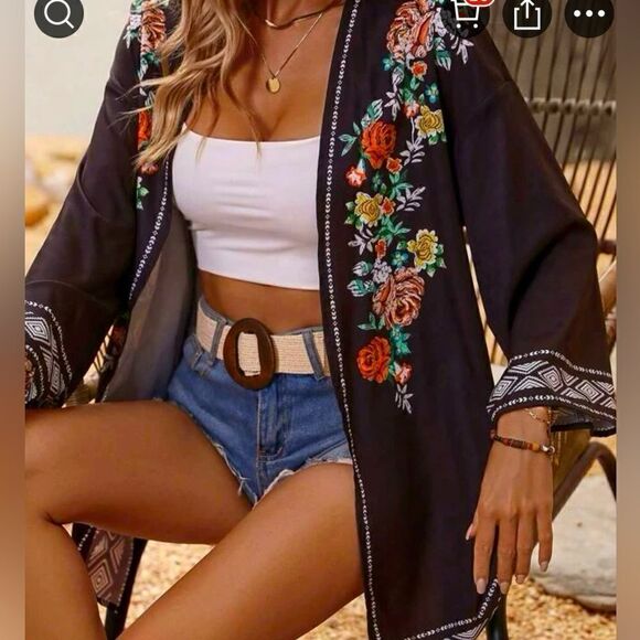 SHEIN Tops - SHEIN Kimono Floral 🦃🦃🦃